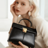 Sac à main en cuir avec écharpe