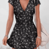Mini robe florale à manches courtes