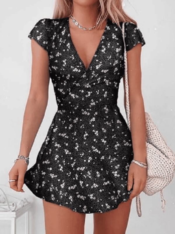 Mini robe florale à manches courtes