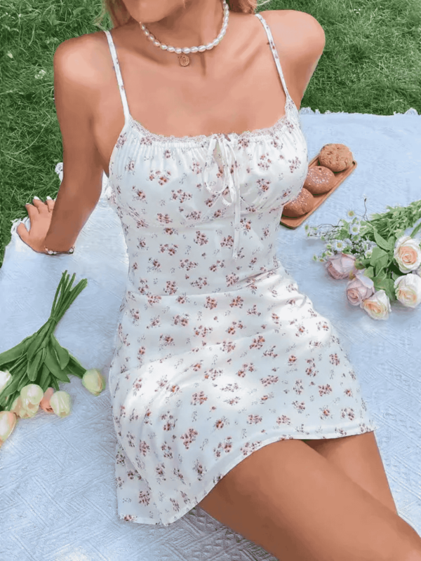 Mini robe à fleurs sexy
