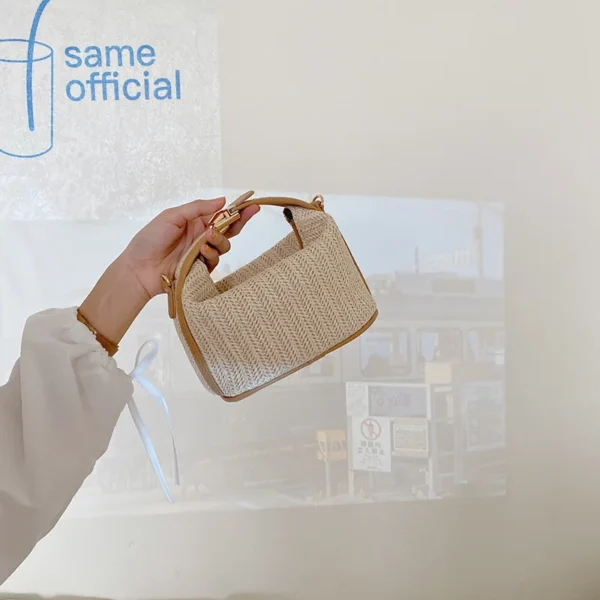 Petit sac à main en paille
