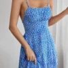 Robe courte dos nu élégante