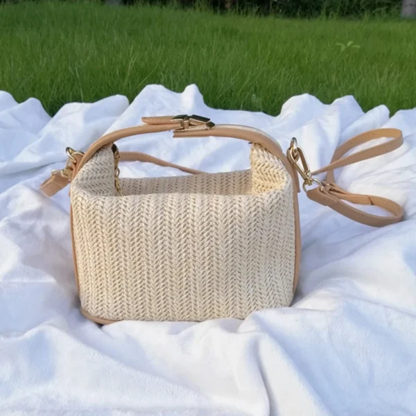 Petit sac à main en paille
