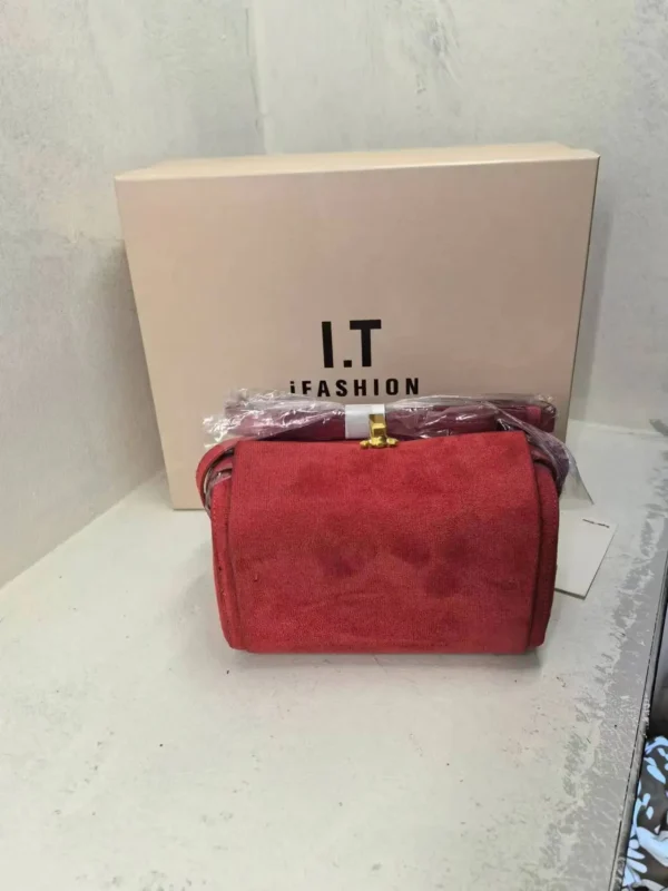 Sac à main rouge vintage